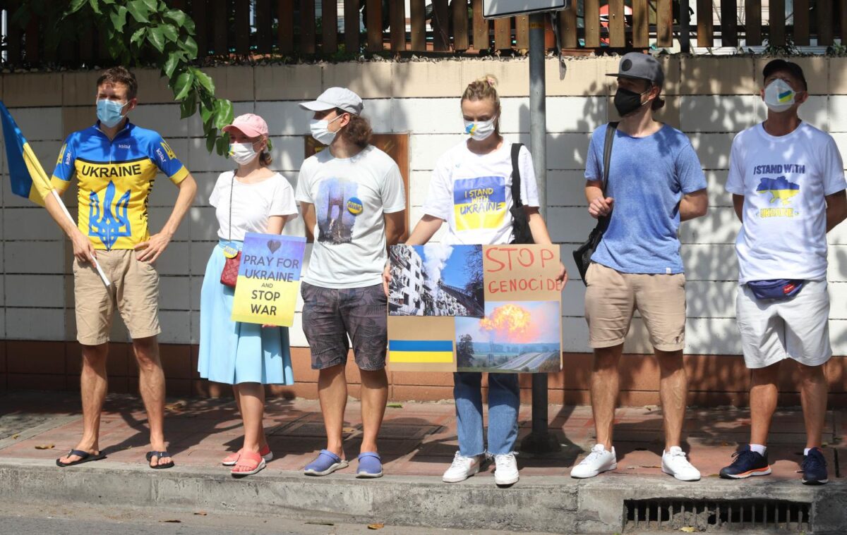 Thailand offers aid to stranded tourists 5 Thailand offers aid to stranded tourists