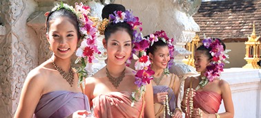 The Melting Pot of Bangkok: the City's Rich Heritage and Diversity 3 The Melting Pot of Bangkok The Melting Pot of Bangkok: the City's Rich Heritage and Diversity