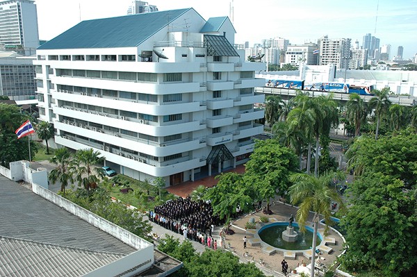 Pathum Wan Institute of Technology 3 Pathum Wan Institute of Technology3